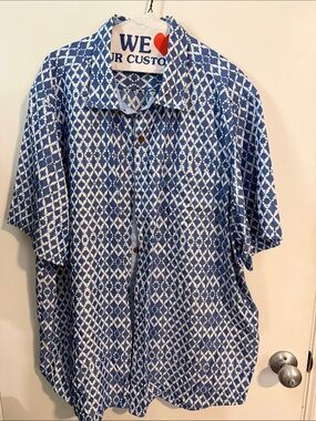 Tommy Bahama Blue and White Geometric Short-Sleeve Button-Down Shirt
